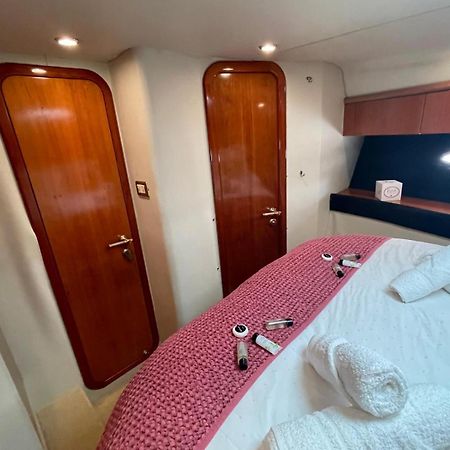 Boat Accommodation Ltd Torquay Ngoại thất bức ảnh